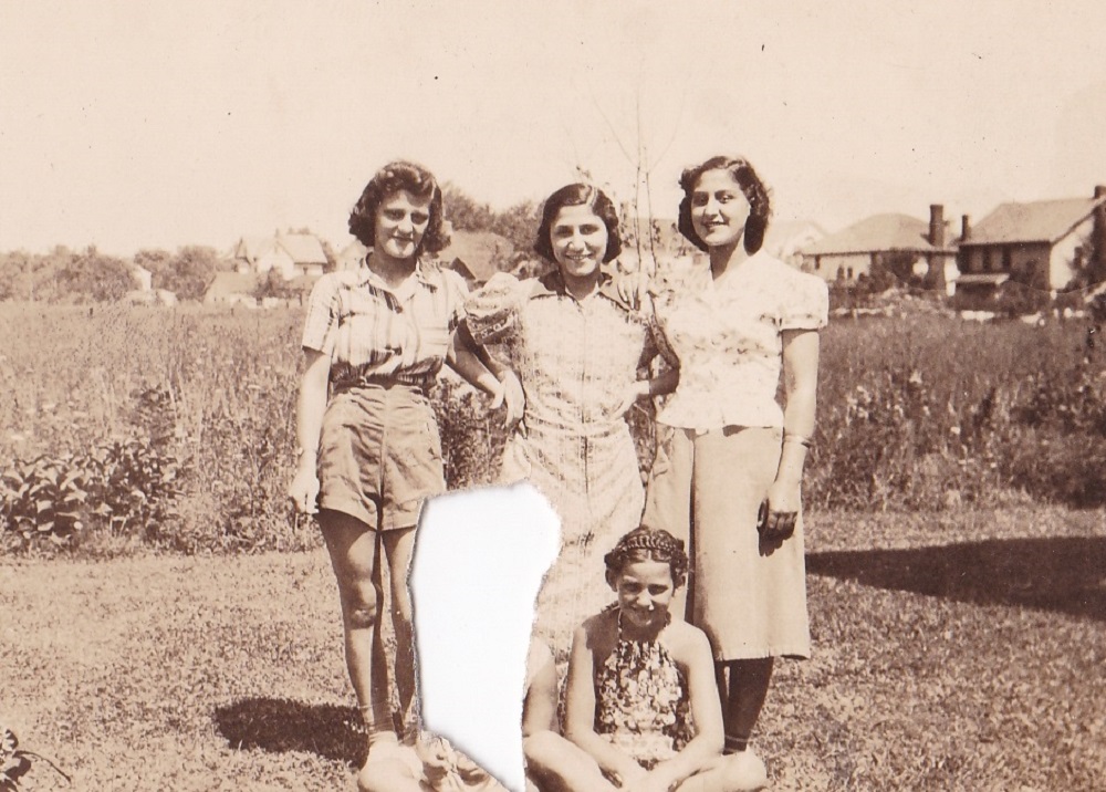 Ann, Fran, Minnie Cannizzaro and Gloria Pisano