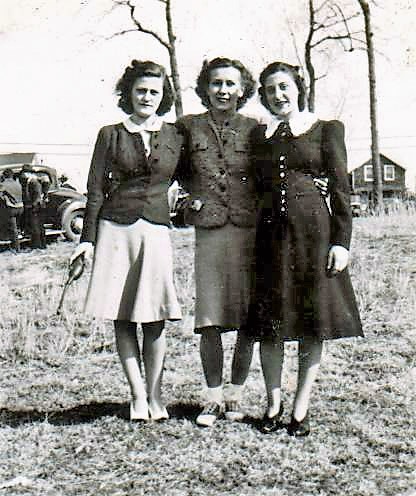 Ann and Minnie Cannizzaro with Gloria Preston