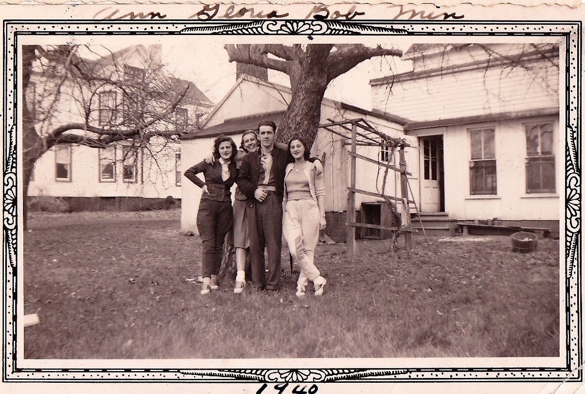 Ann, Gloria Preston, Bob Johnston and Minnie