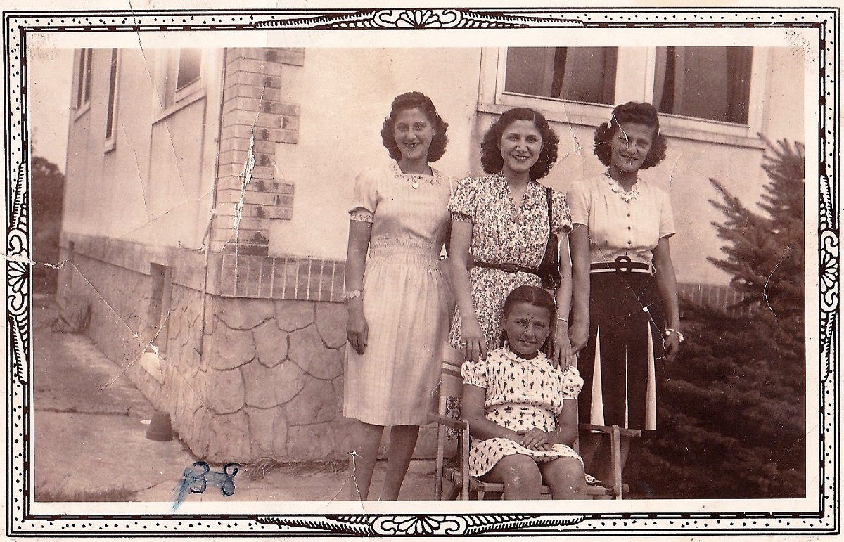 Minnie, Frances, Ann and Bunny Cannizzaro